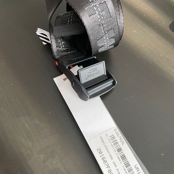 Off-white industrial belt - Picture 5 of 11